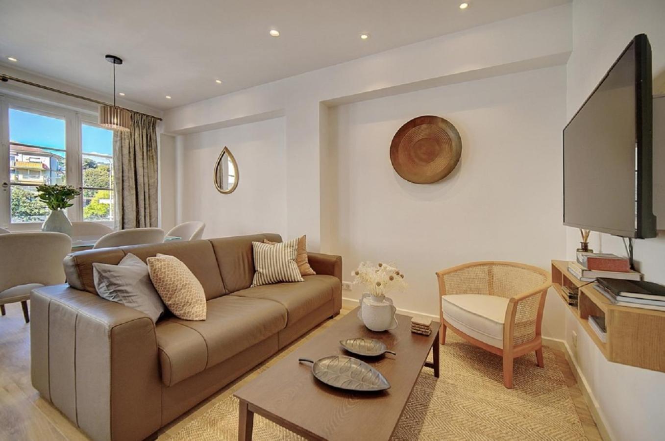 Magnifique 3 Pieces Renove Cannes Centre 'Banane' Avec Veranda ! A2B88 Ngoại thất bức ảnh